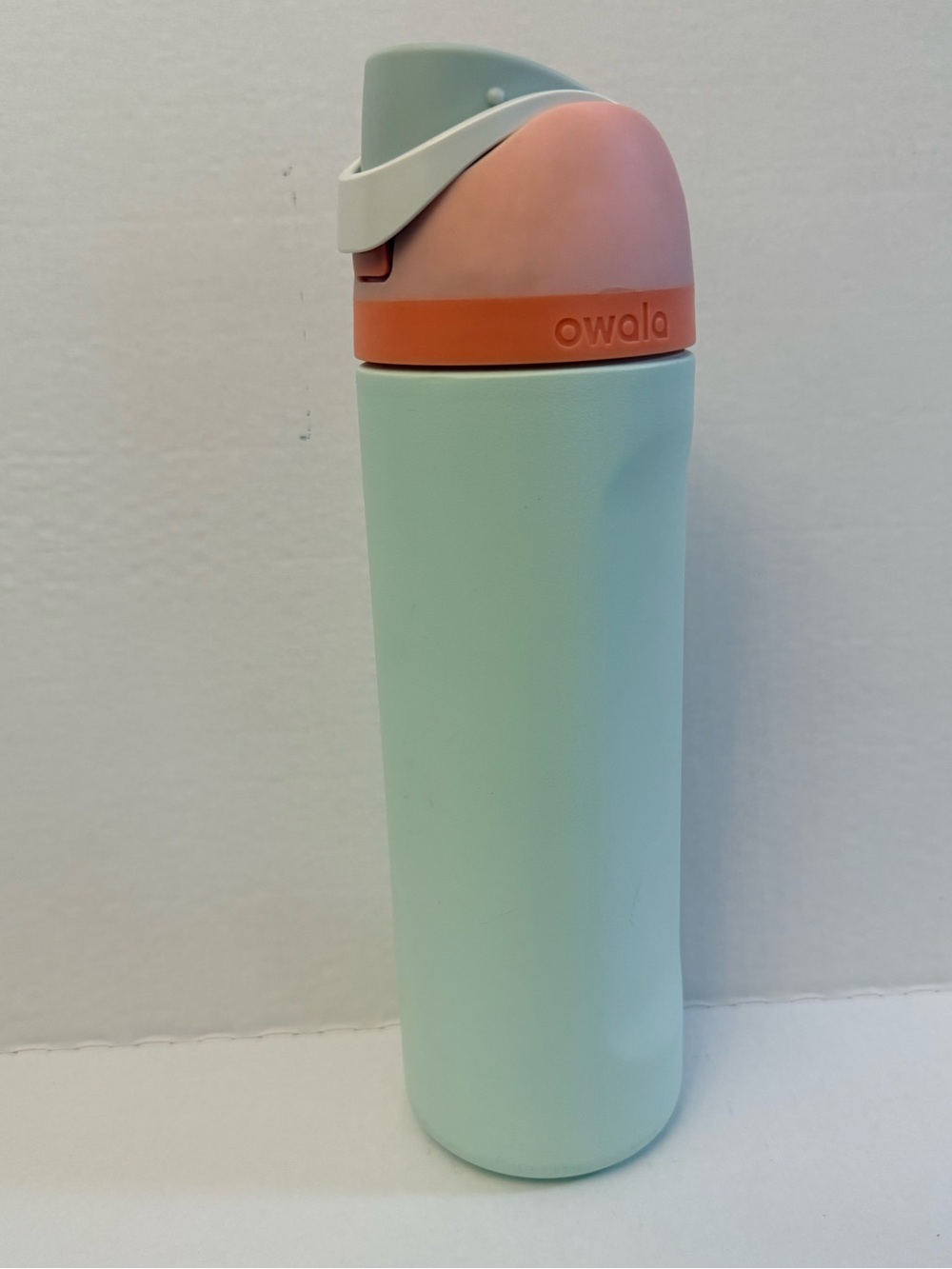 Owala 24oz FreeSip Water Bottle - leakproof